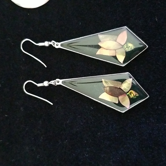 Earrings - Picture 3 of 5